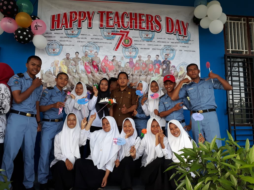 Perayaan Hari Guru di SMK N 1 Sasak Ranah Pasisie